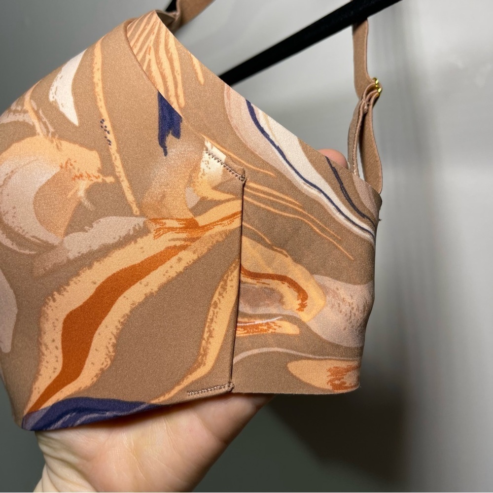 Knix wing woman countour abstrack marble brown wireless bra in size 0 - Picture 4 of 7